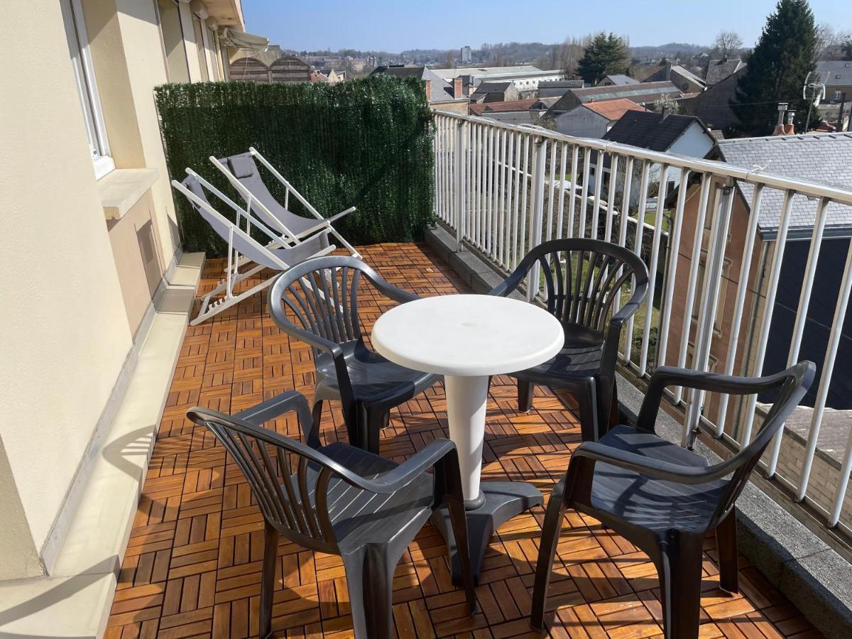 Appartement Chaleureux , Cosy, Bien Equipe Et Bien Place Sedan Dış mekan fotoğraf