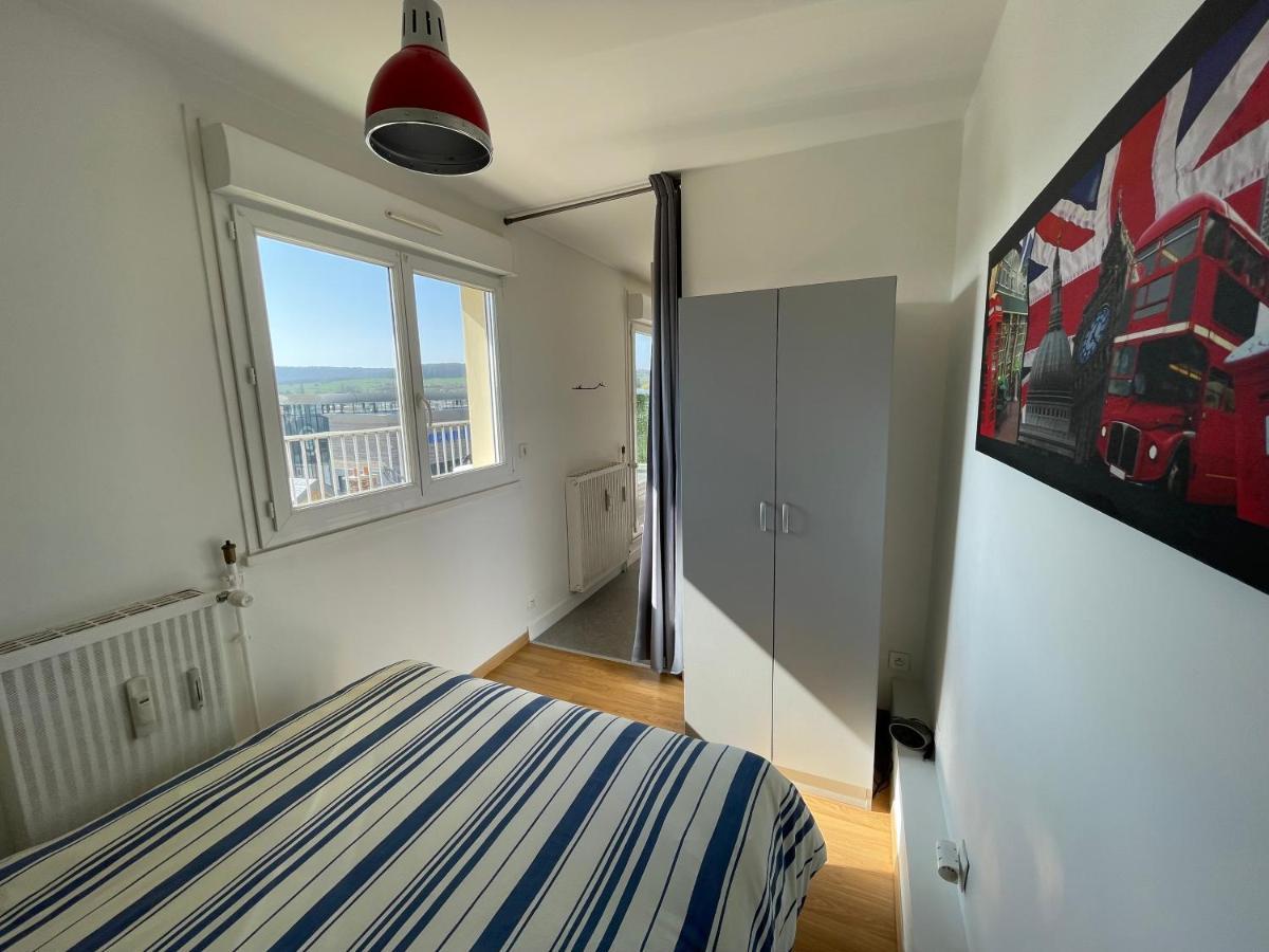 Appartement Chaleureux , Cosy, Bien Equipe Et Bien Place Sedan Dış mekan fotoğraf
